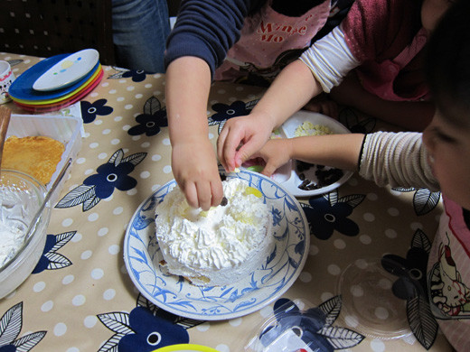 子供とケーキ作り