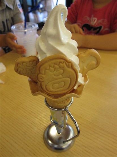 ジャイアンクッキーソフトクリーム 380円