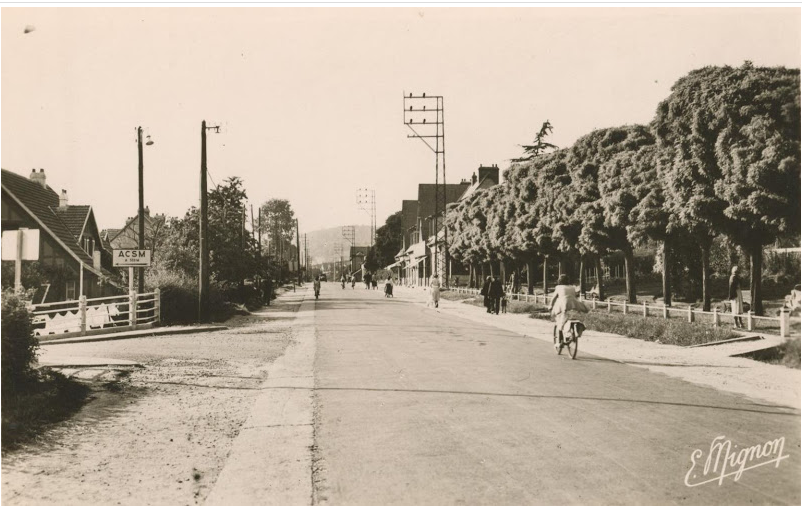 rue raymond brétéché a coté du kiosque en 1950