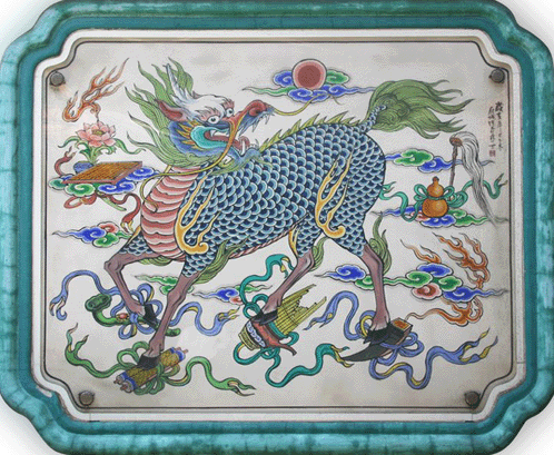 Fresco de un templo en el distrito de Taipei con detalles del chilin, mitológico animal que augura buena fortuna según las creencias de la tradición china. Fuente: noticias.nat.gov.tw