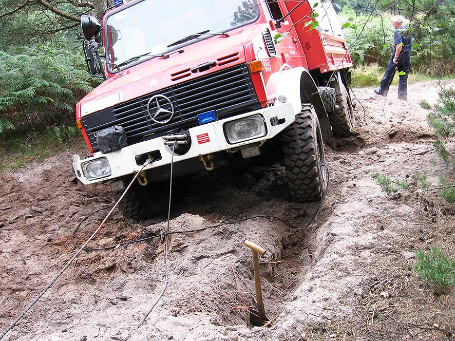 Unimog der Feuerwehr, Bergen und Anschlagmittel
