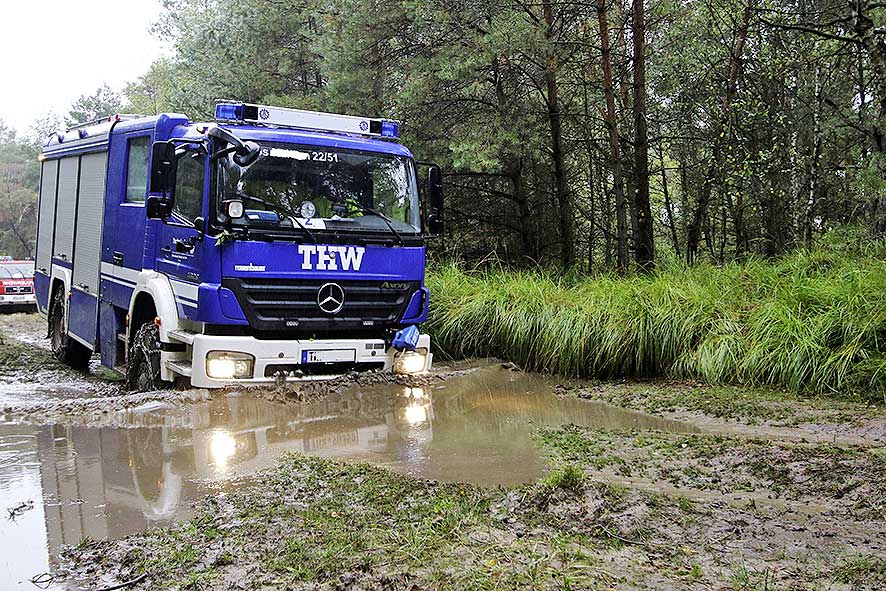THW 4x4 Training im schwierigen Gelände