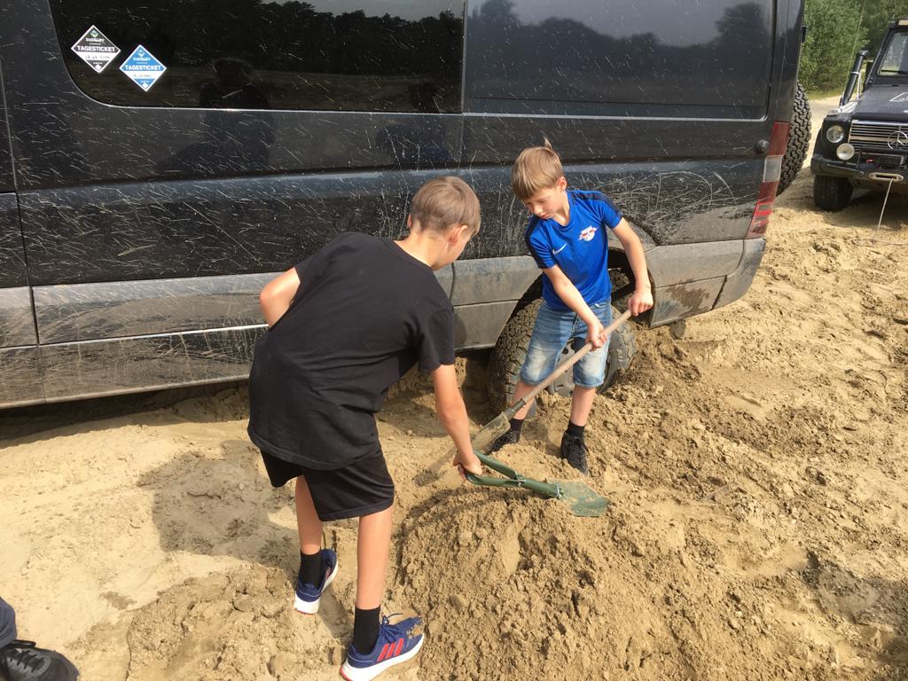Kleine Gruppen im 4x4 Fahrtraining – intensive Praxis mit Reisemobilen