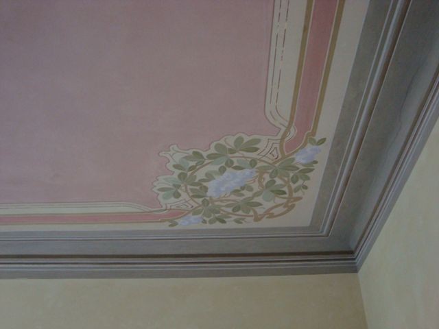 Il soffitto dopo le ricostruzioni e il restauro pittorico