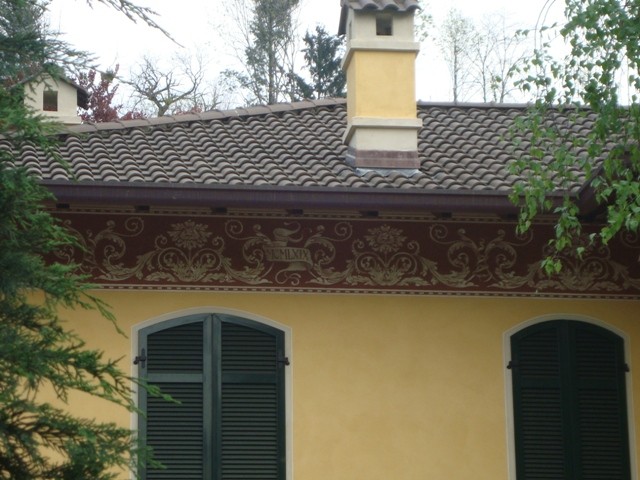 Caldè, greca monocroma in graffito lombardo