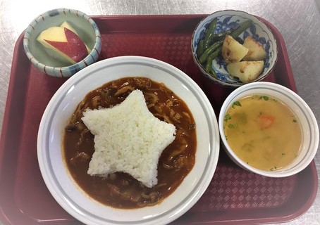 新宿こども食堂ホームページより　ある日のメニュー