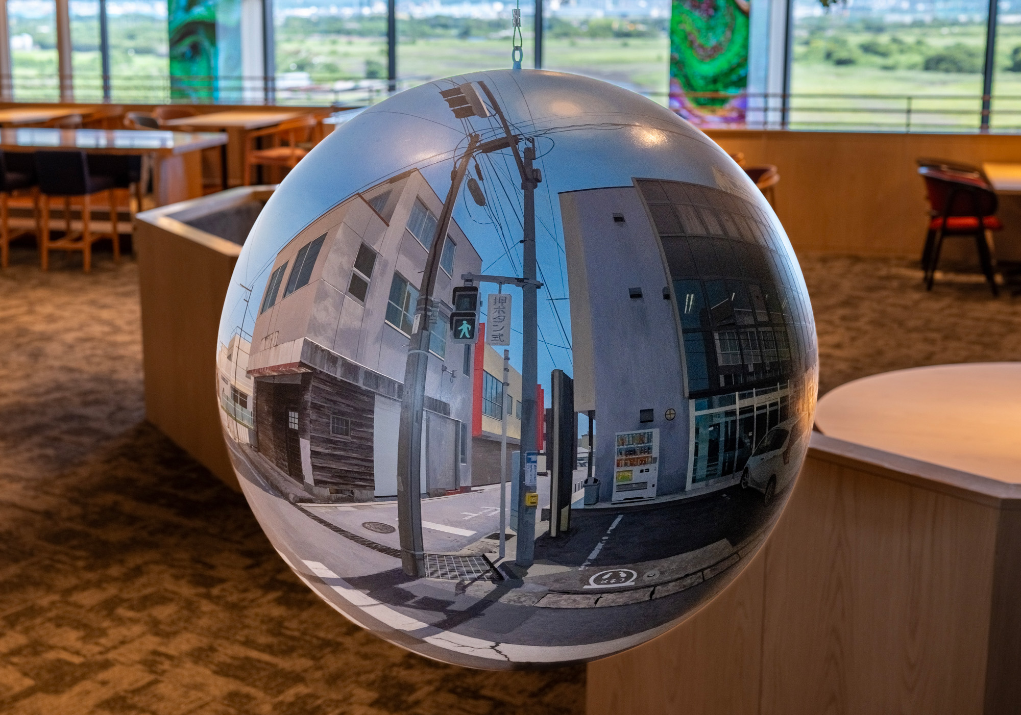 2025.07.18 | Now installed: Flatball, a new large-scale commissioned work by Daisuke Samejima (80 cm in diameter).