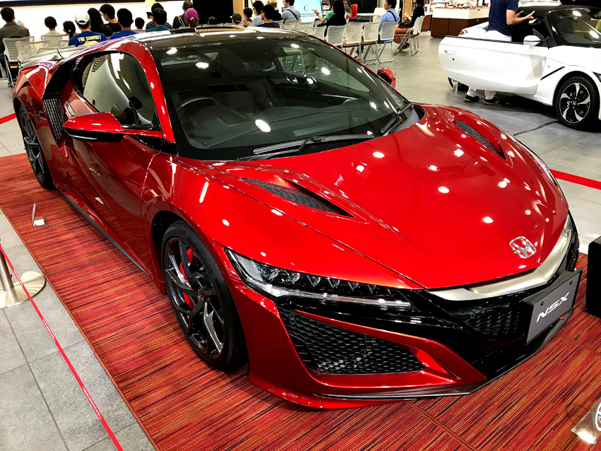 NSX。今年のスーパーGTでも大活躍しているクルマ