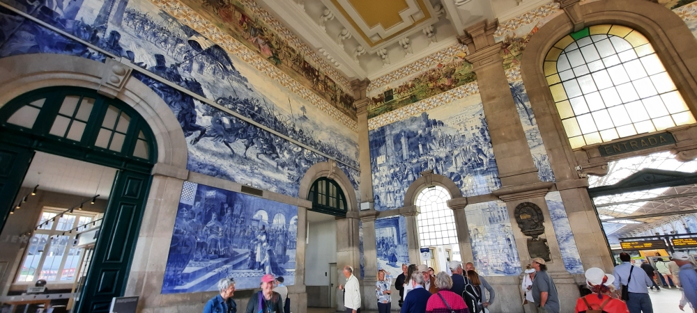 Der alte Bahnhof von innen 