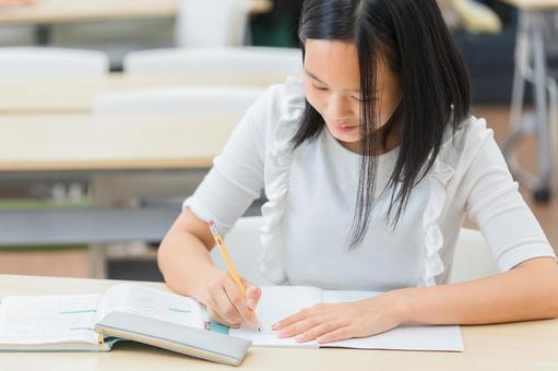 独学で宅建合格！働きながらでも受かる3つの鉄則