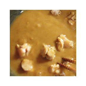 カレーを加えて溶き合わす