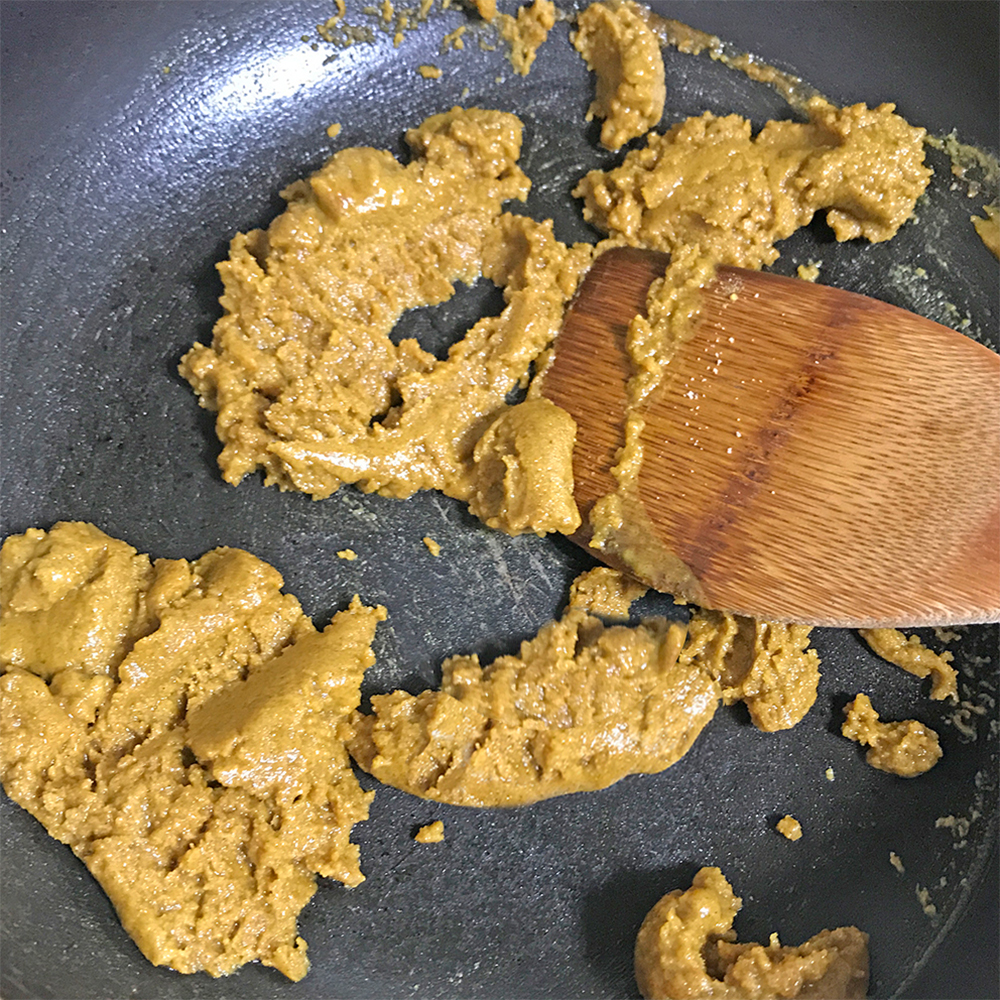 ここから約8分、潰しながら満遍なく焙煎してください