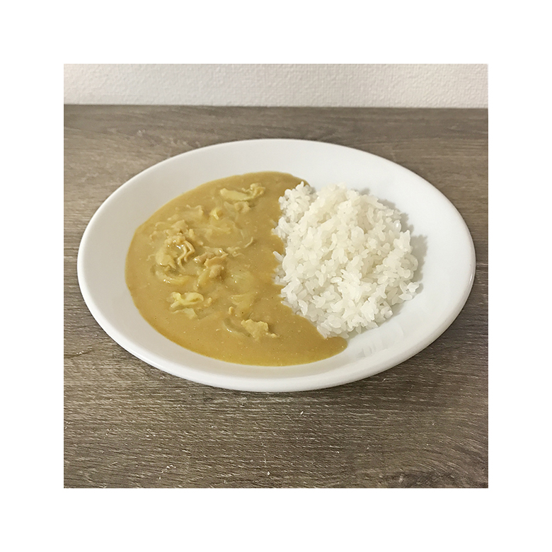鶏ガラスープで作る黄色いカレーライスの完成