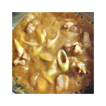 長ねぎを入れて混ぜながら煮る
