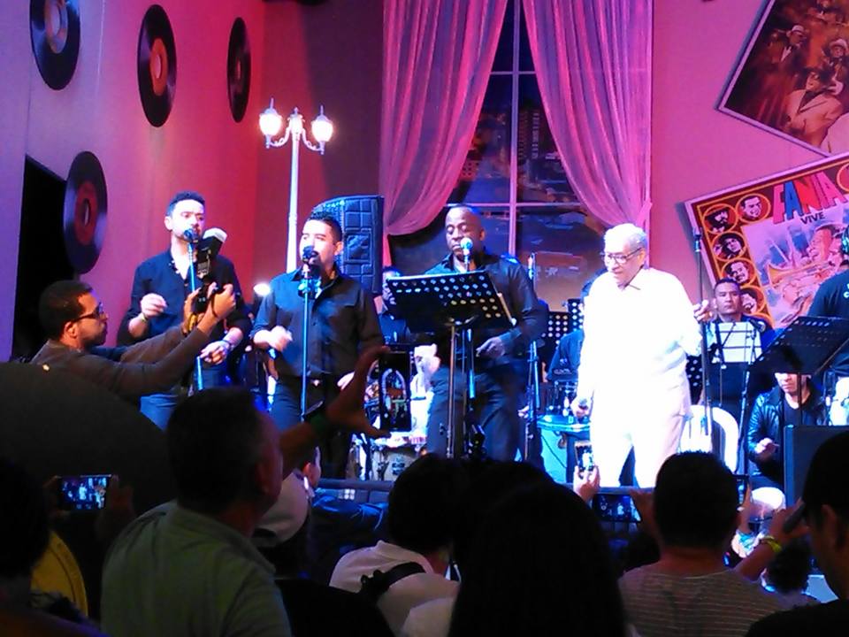 Tony Molina y Orquesta Salsa Máster.