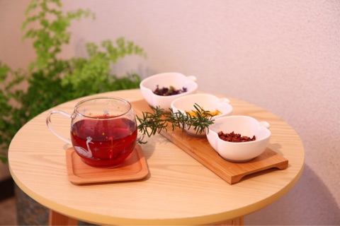 【花粉症対策】おすすめ精油とハーブティー。