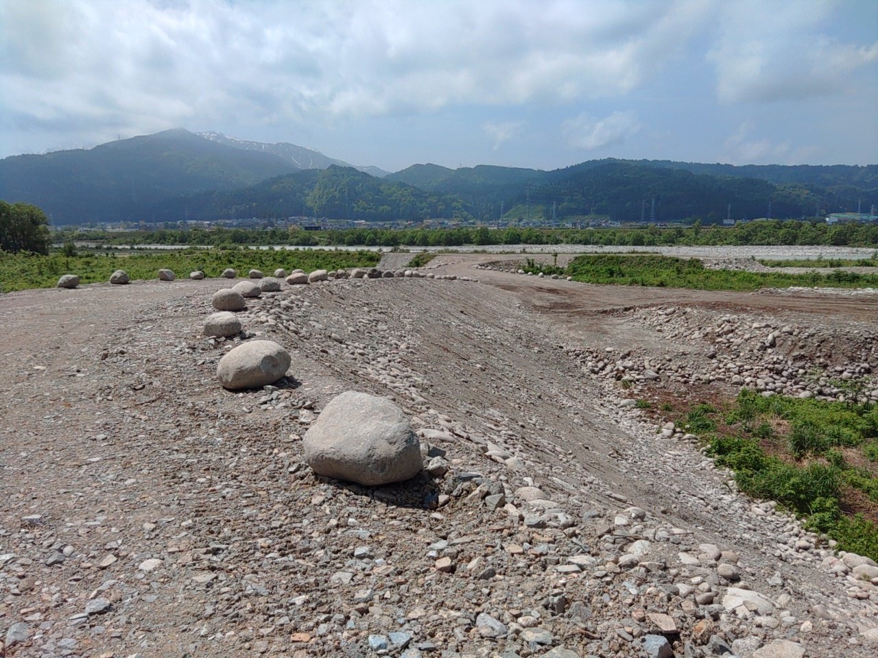 2　河道内道路の新設（完成）