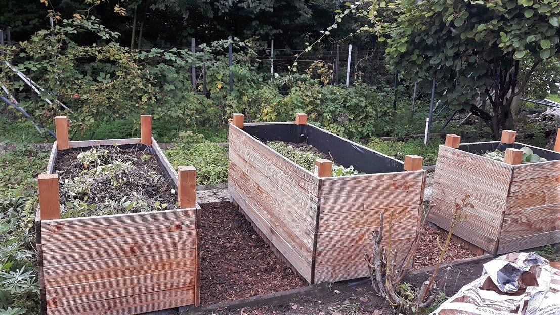 neu gebaute Hochbeete