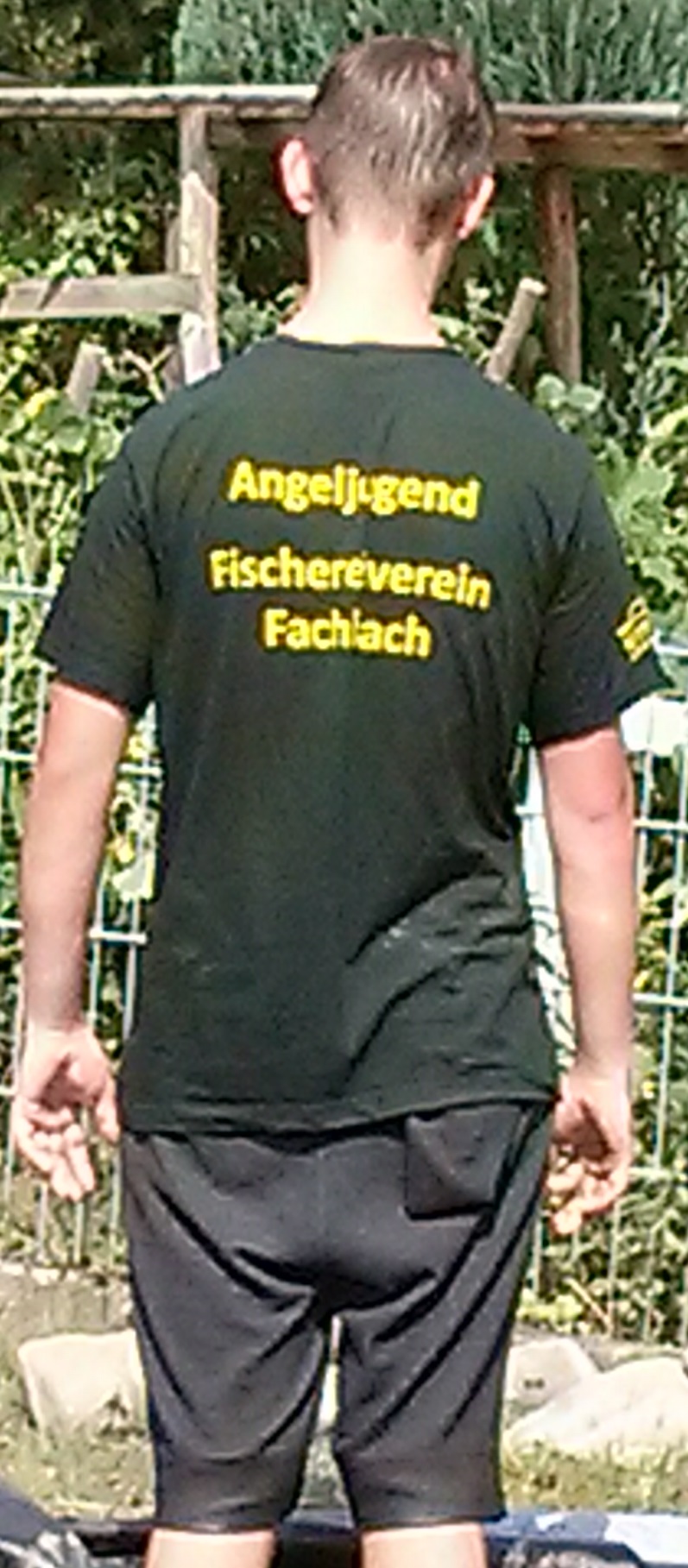 Maxi vertritt die Angeljugend, die zum größten Teil parallel den ersten "Schultag" für den Angelschein hat