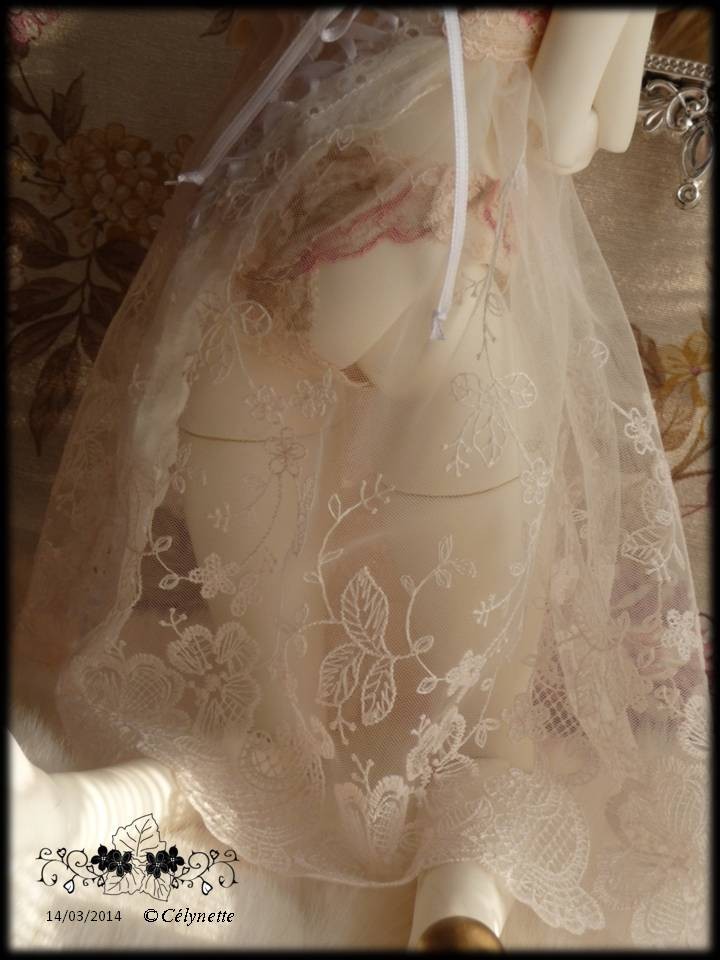 Nuisette Tendres roses (collection 2014) pour Vénus de Coeur d'Artichaut 48 cm