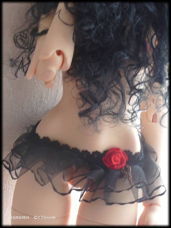 Black minimal (collection 2014) pour Vénus de Coeur d'Artichaut 48 cm