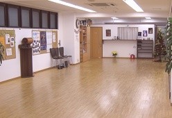 広々ダンススペース　メニュー多彩　親切・丁寧な対応をモットーとしております