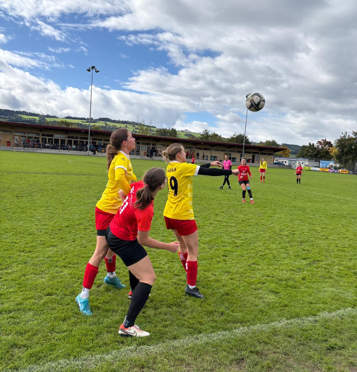 Frauen 1 - Oben mit dabei