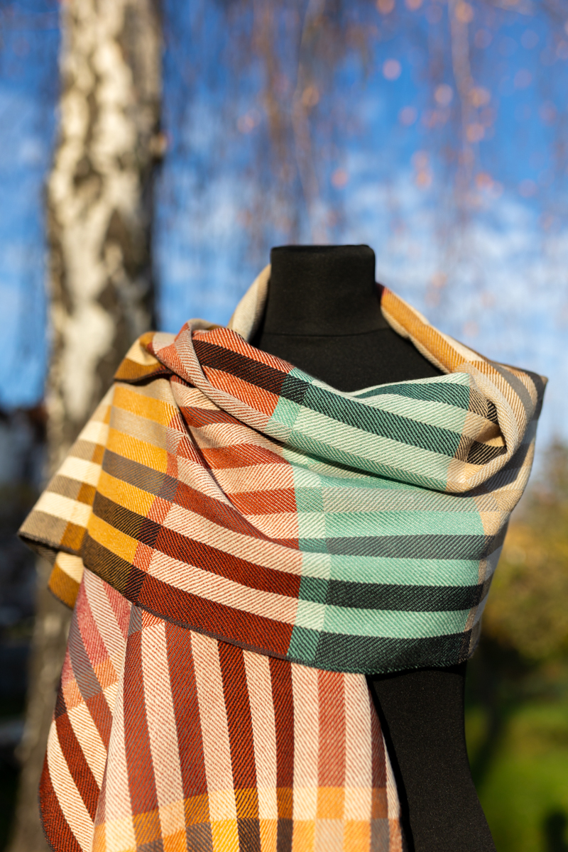 eleganter Schal aus Merino und Baumwolle "Streifzug"