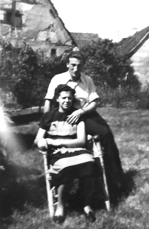 Betty mit ihrem Verlobten Hans Stübiger, wahrscheinlich 1948: schon schwanger und unpässlich?