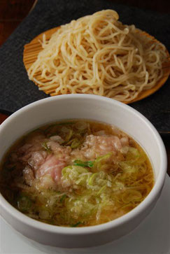 大人気の豚しゃぶつけ麺♪