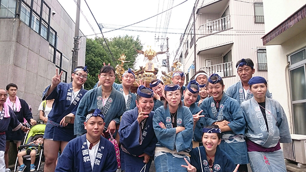 〈GP-17003〉 朝日會さん：飛木稲荷神社例大祭・2016年9月11日・ 墨田区押上・コメント：地元のお祭りで同好会の集合写真です。