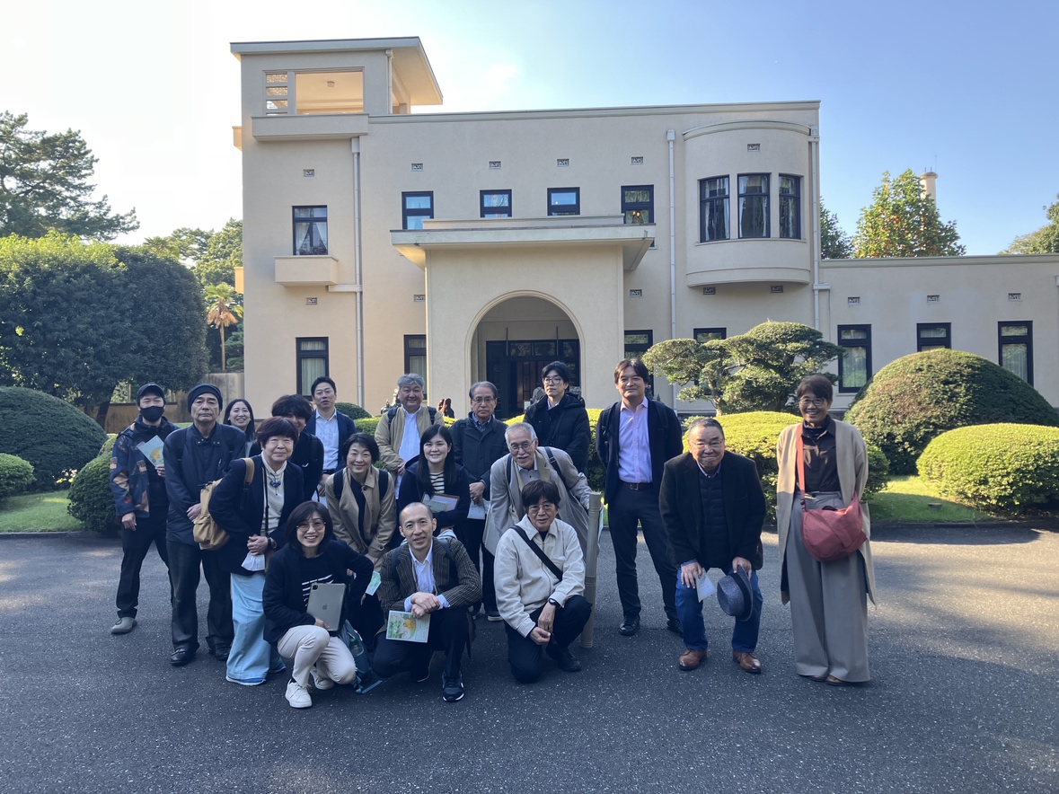 東京都庭園美術館にて19名参加