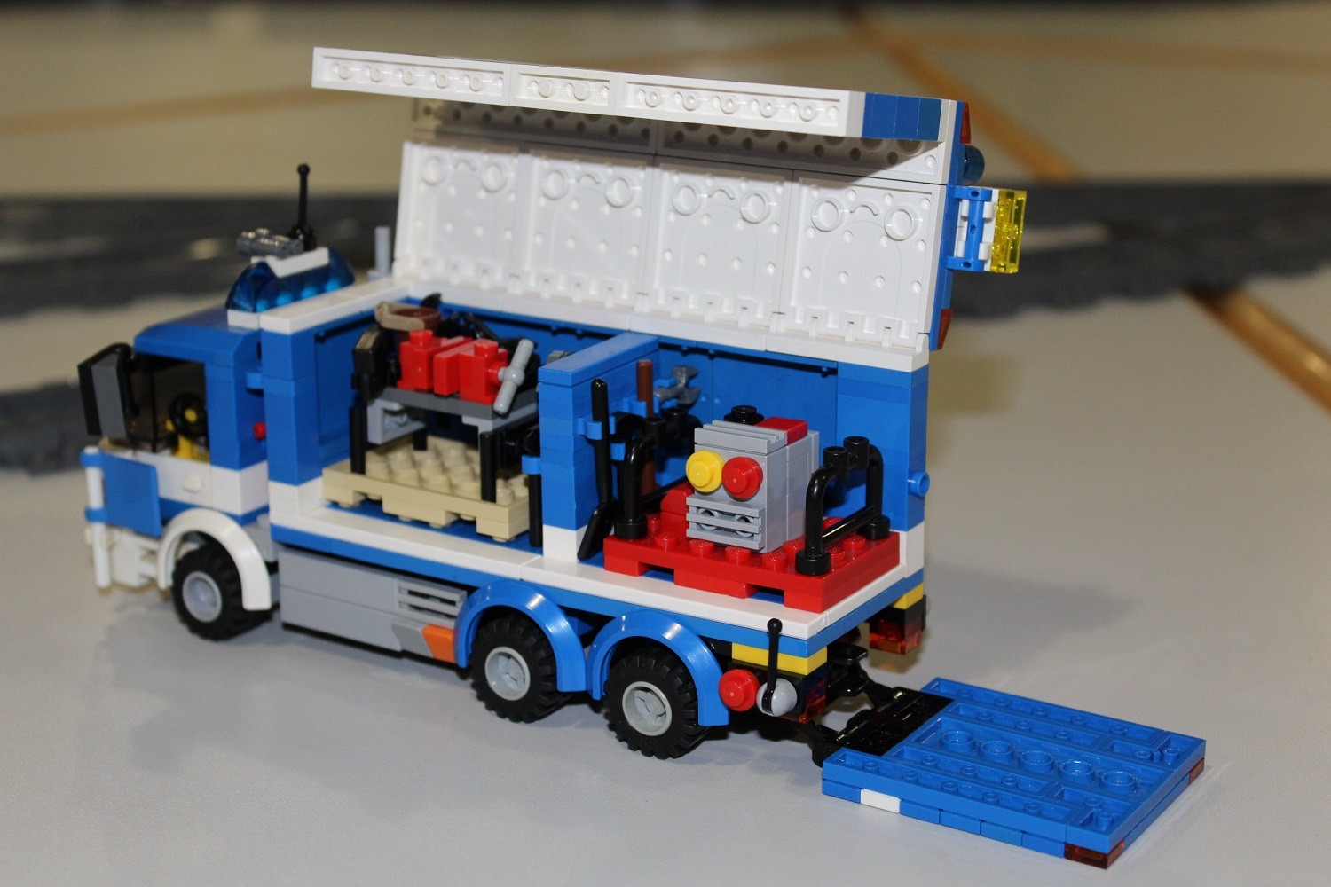 THW Mobil Fotoalbum - Blaulicht-Helden.de - Modellbau mit Lego -Klemmbausteinen