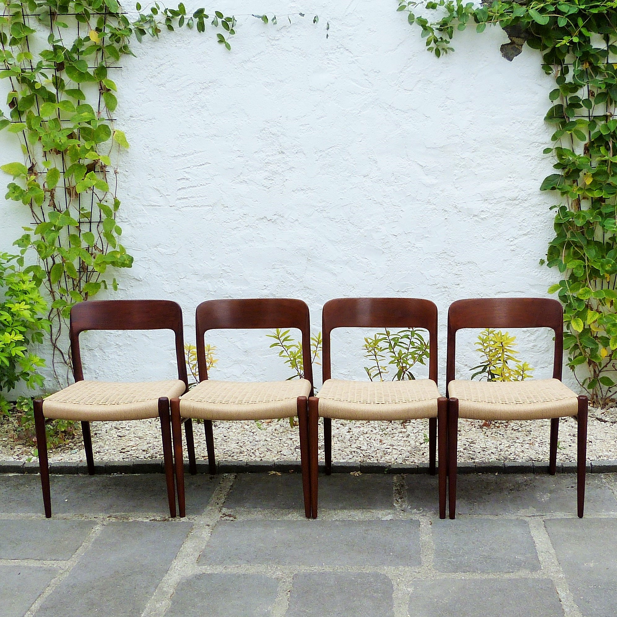 CHAISES N.O.MØLLER modèle no.71 de 1951 (corde danoise)