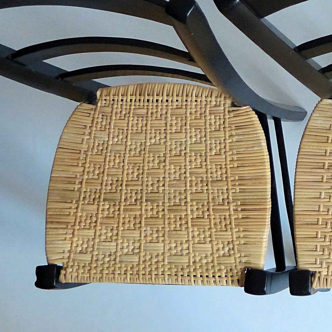 Cannage de lames à motifs variés qui peut aussi être utilisé pour remplacer un paillage.