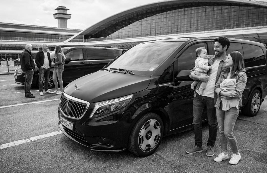 CDG vers Paris avec bébé : guide complet pour un transfert sécurisé et confortable