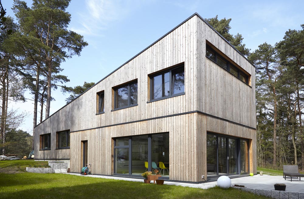 Einfamilienhaus, Massivbauweise mit Lärchenholzfassade  Neubau 2012-2014