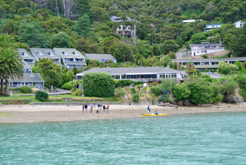 2014 | NZ Südinsel | «Portage Bay», Marlborough Sounds, «The Portage Ressort Hotel»: Ausgangspunkt berühmter Wanderwege.