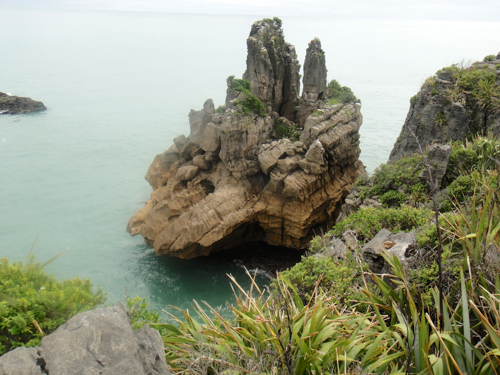 2014 | NZ Südinsel | Punakaiki, West Coast, «Pancake Rocks & Blowholes: Riesen-Touristen-Attraktion. Kuriose Kalkstein-Formationen. 