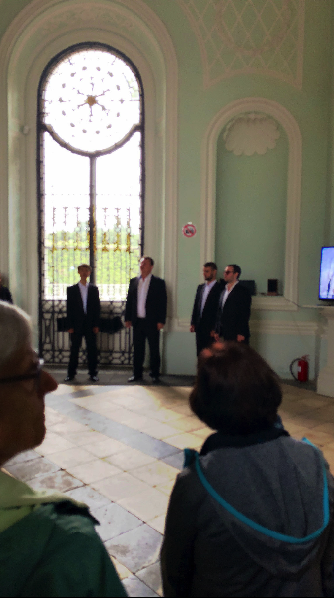 «Pushkin» '18 | Katharinenpalast: In einem der vielen Pavillons - unvergessliche Darbietung russischer Lieder von 4 herausragenden Sängern.