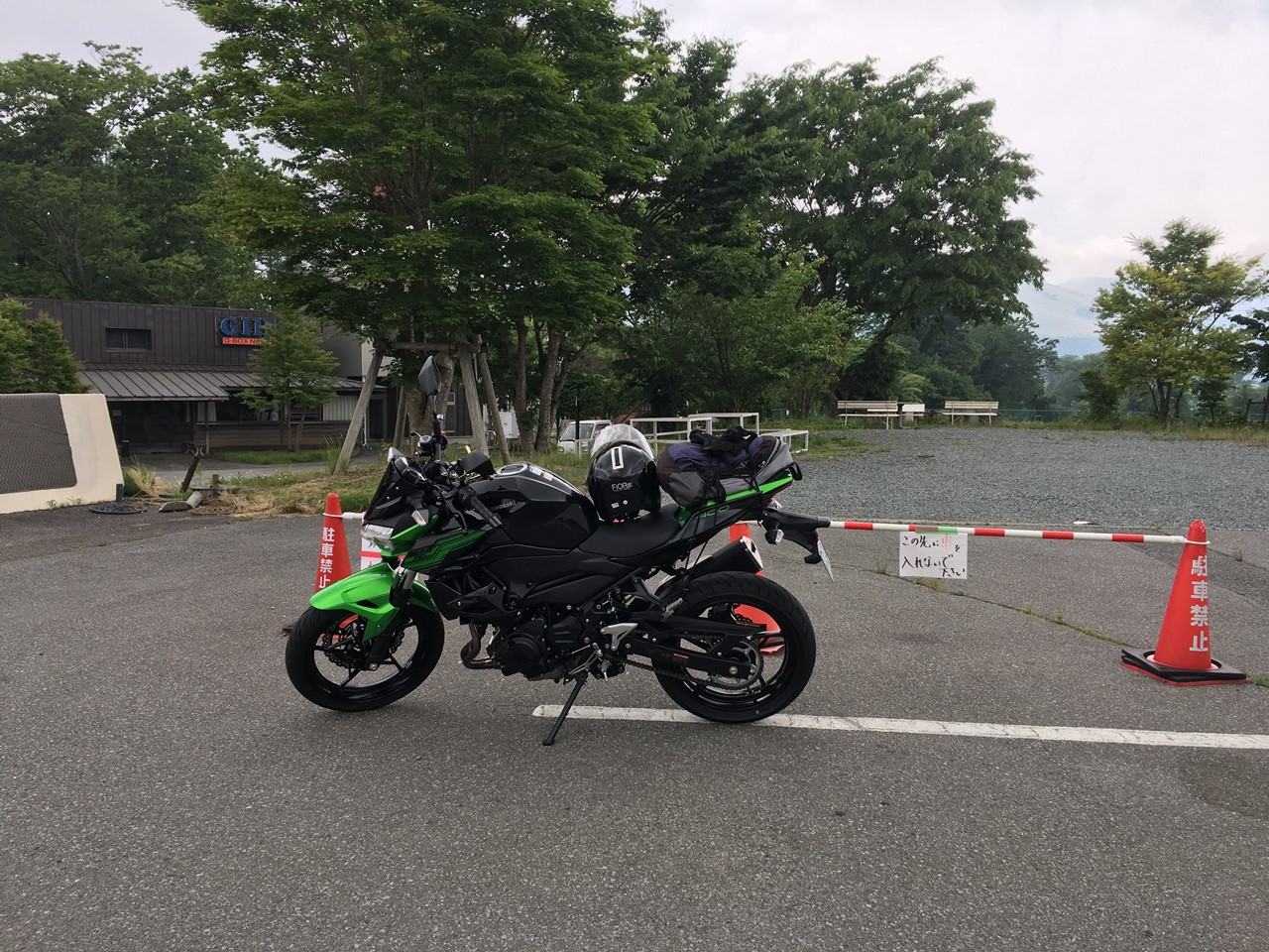 道志みち終点、山中湖直前のローソンで