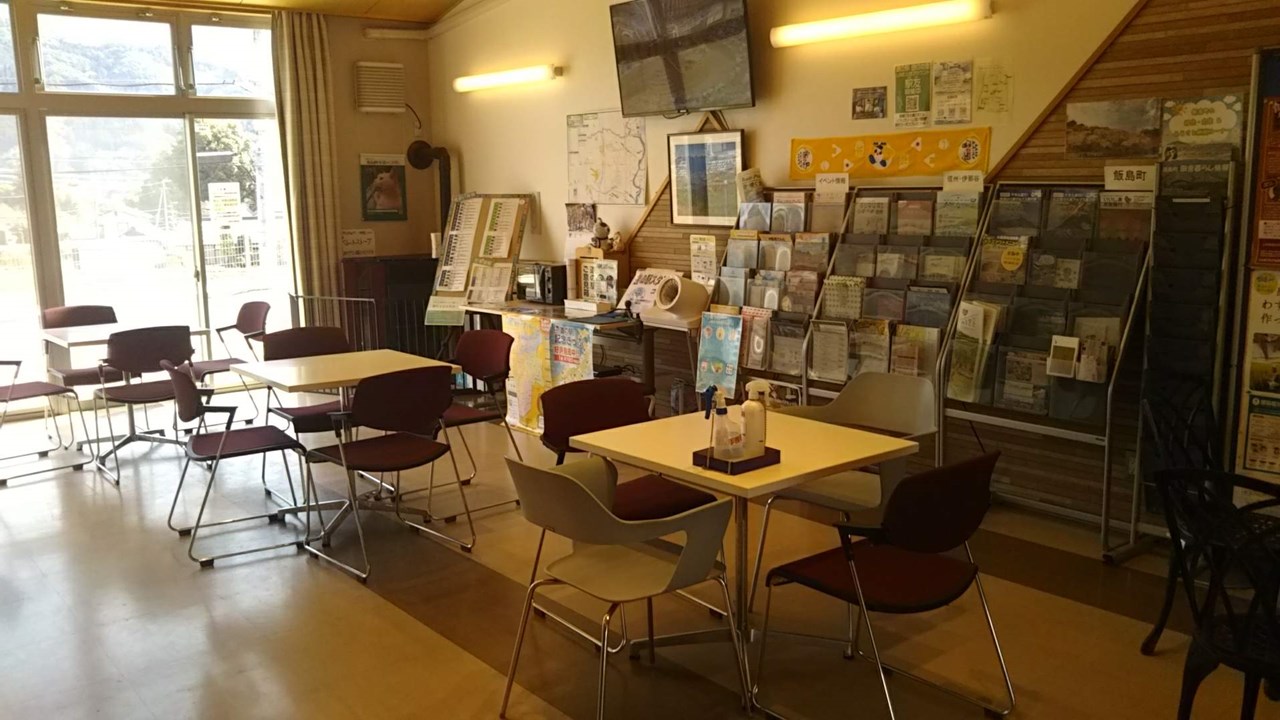 P10　道の駅「田切の里」休憩所　くつろげる