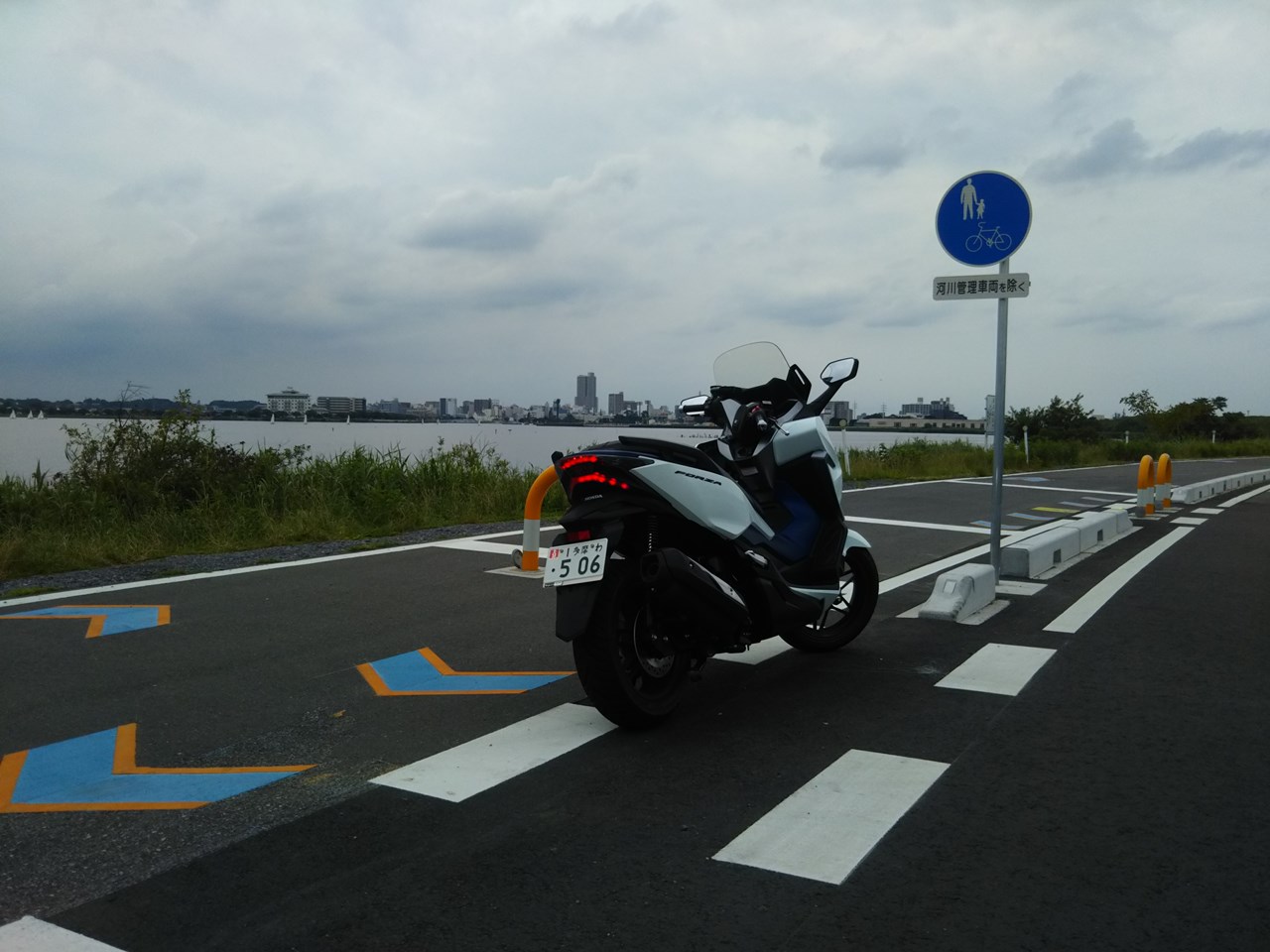 あと数キロ、土浦のビル街が見えてきた。