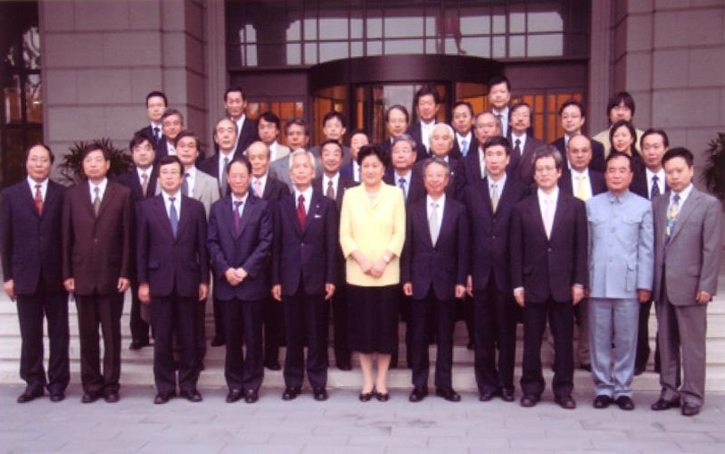 共産党統線部 劉延東 部長 と日本側代表団の記念撮影
