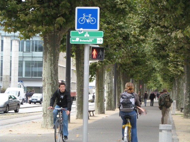 フランス・ストラスブール市でも自転車は活躍