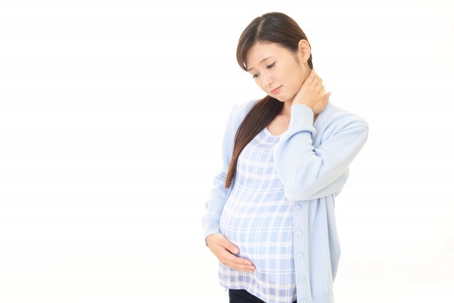 【妊娠後期の首の痛み】薬に頼れない辛さへ。京都市上京区の「創健堂」がおすすめする安心のソフトな施術
