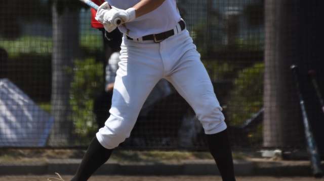 週末の野球で腰痛・坐骨神経痛、さらにバットが振れないほどの右股関節の痛みが3回の施術で卒業へ