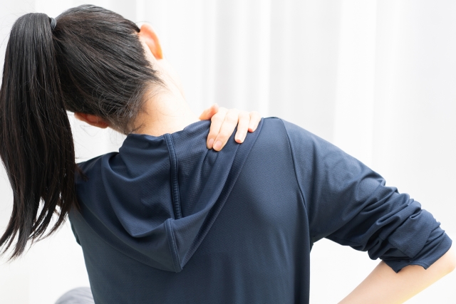 背骨から変える！肩こりの根本改善方法｜京都市上京区 創健堂