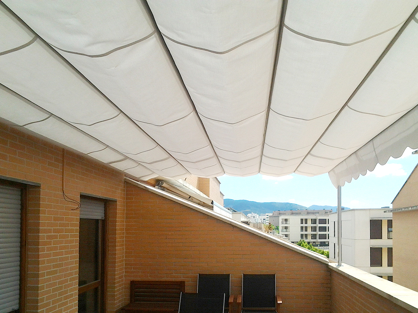 Toldo para áticos en Pamplona