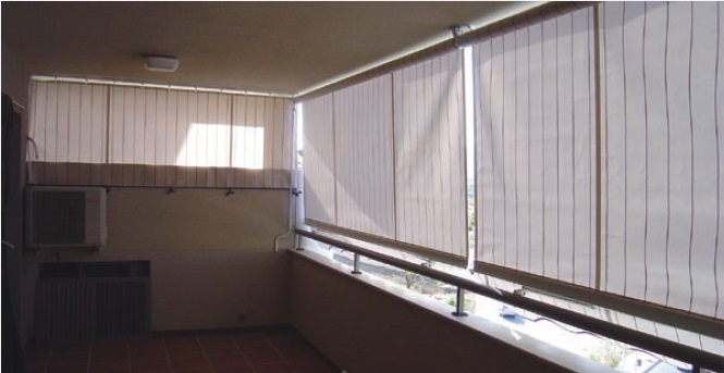 Instalación de toldos vertical stor en balcón en Pamplona